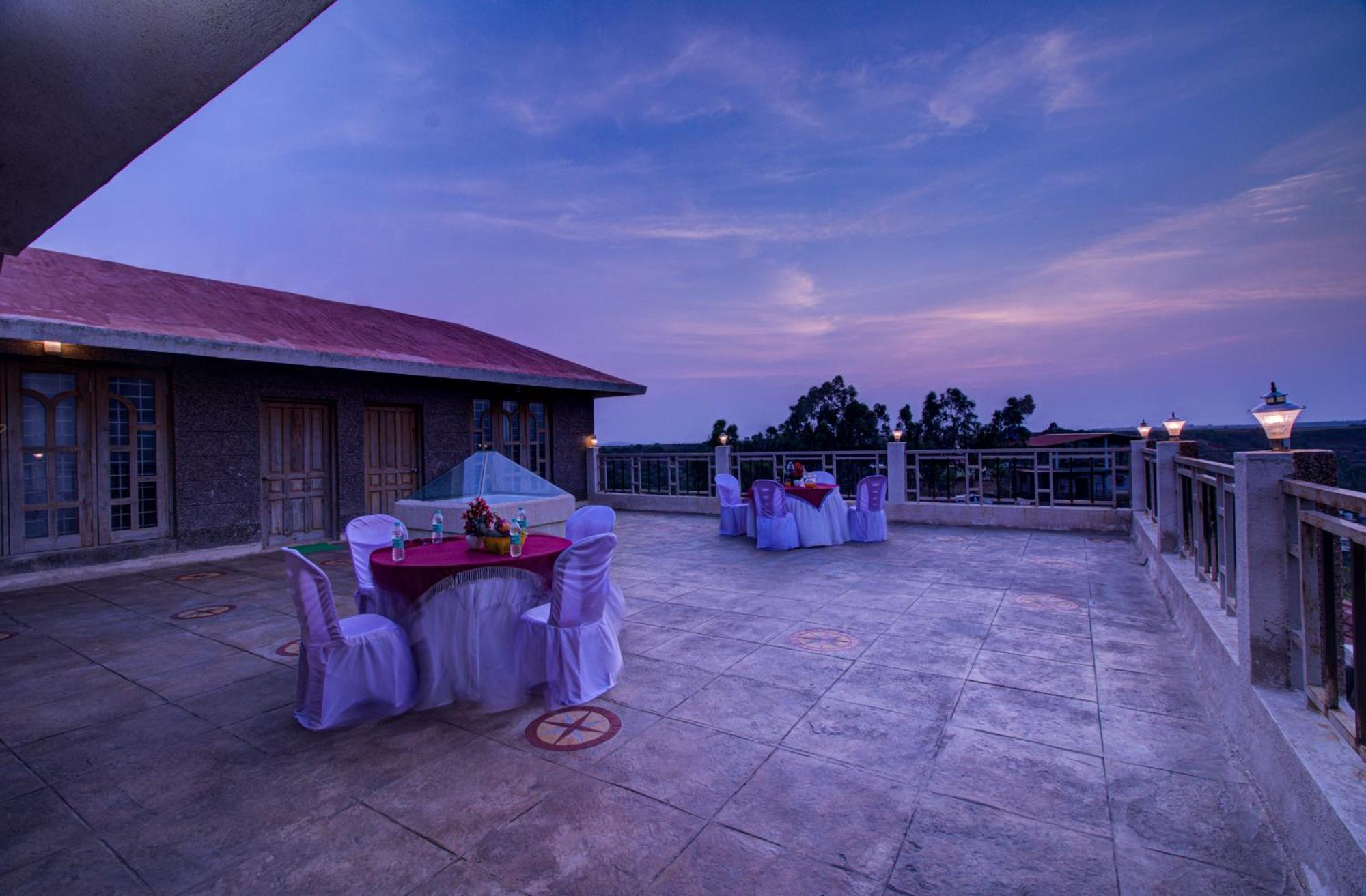 Taj Villa *